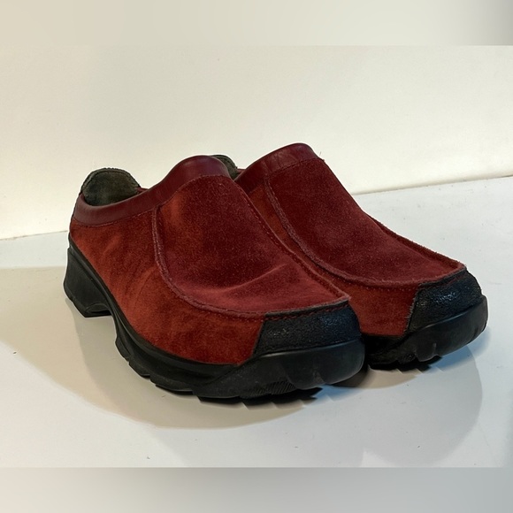 CLARKS Deep red suede mules size 8. - Picture 1 of 9